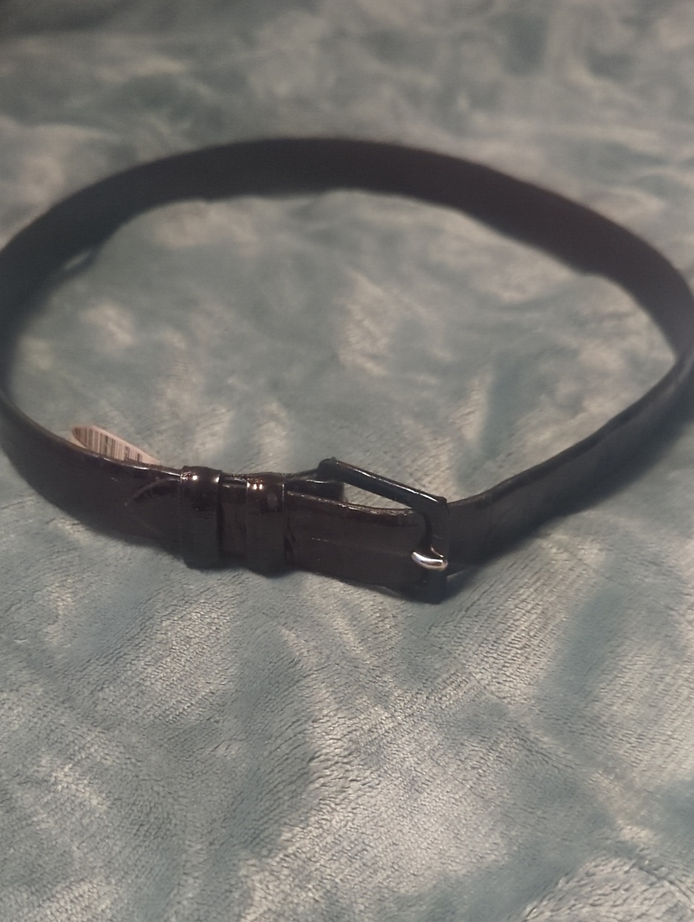66-Women's Black Leather Belt with Classic Buckle. Small size. Pre-loved.